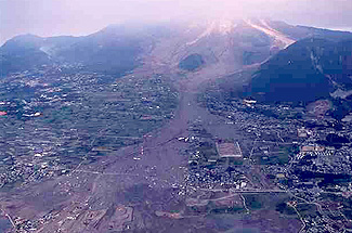 普賢岳 噴火 雲仙 マスコミが原因で犠牲者が?雲仙普賢岳火砕流