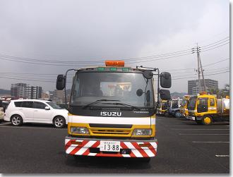 トンネル清掃車両