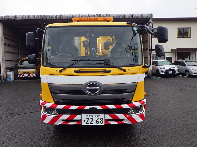 トンネル清掃車両