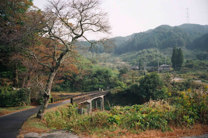 3.畑瀬橋と豊冨宮