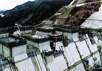 建設中のダム本体の写真