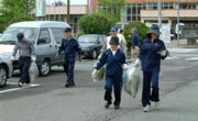 大川市で、１８年度“初”の道守清掃活動がスタート
