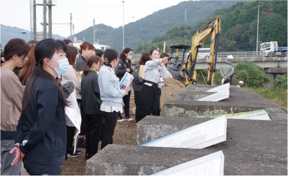九WE会メンバーが担当する現場を説明「牟田辺遊水地」(佐賀県)