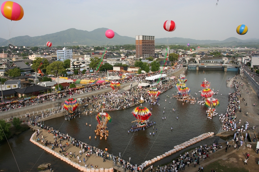 風治八幡宮川渡り神幸祭