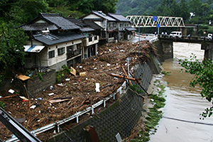 漆川内川浸水後の状況（芦北町）