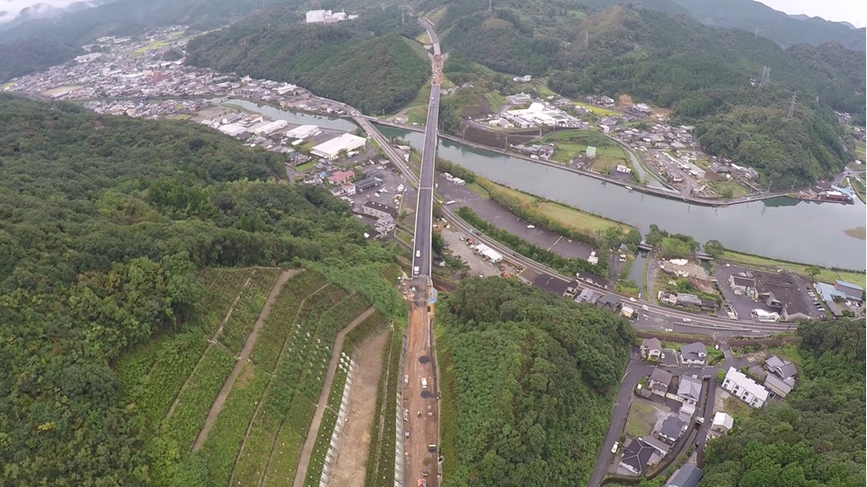 【２】湯浦温泉大橋上空より水俣方面　写真