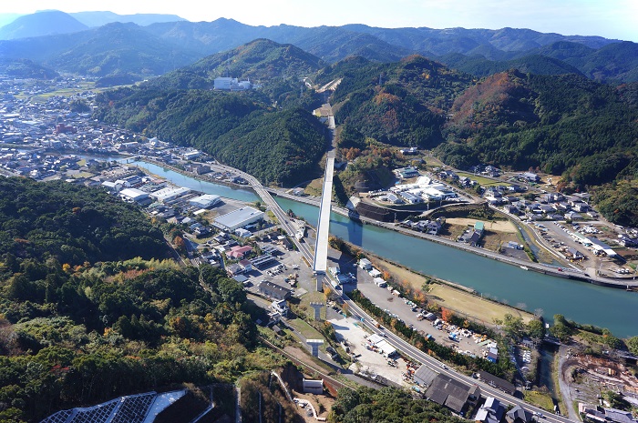 【２】湯浦温泉大橋上空より水俣方面　写真