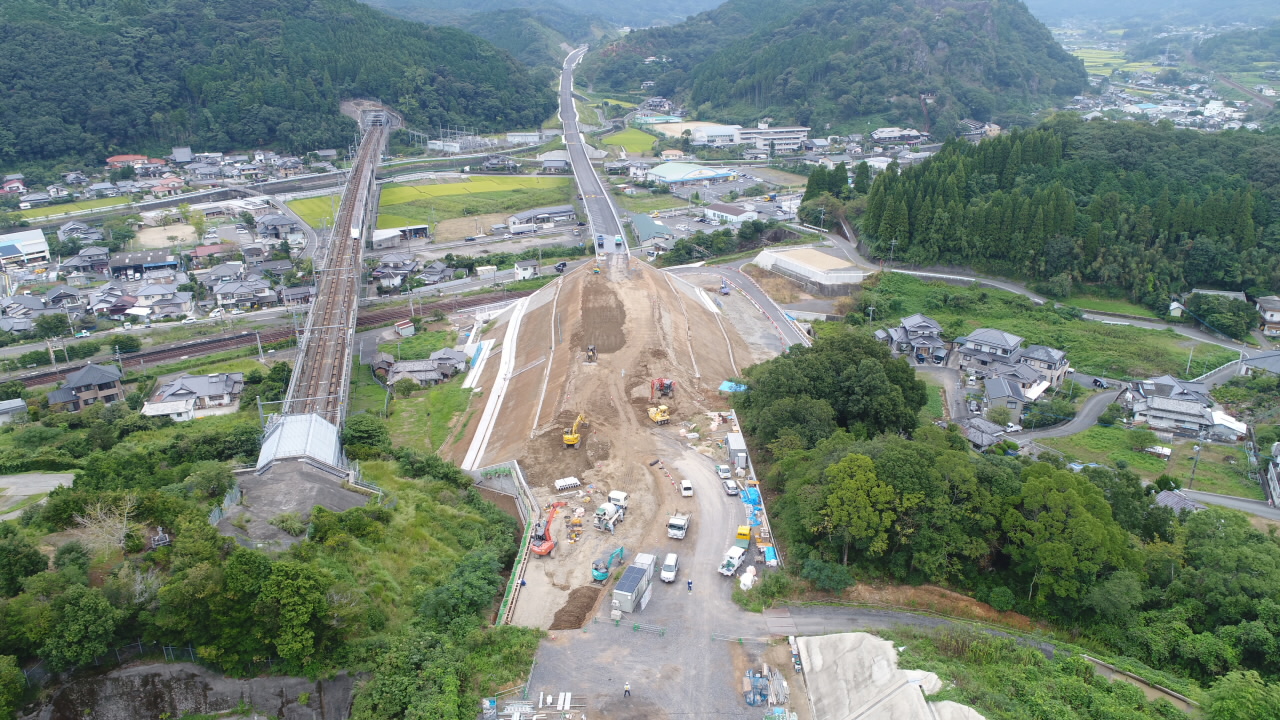 【８】桜戸橋南側より津奈木IC方面を望む　写真