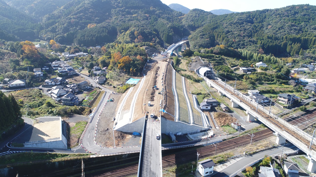 【８】桜戸橋南側より津奈木IC方面を望む　写真