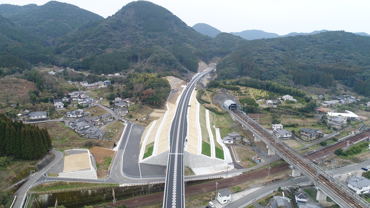 【８】桜戸橋南側より津奈木IC方面を望む　写真